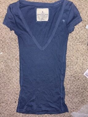 Abercrombie & Fitch Women's Navy V-Neck Ribbed Tee